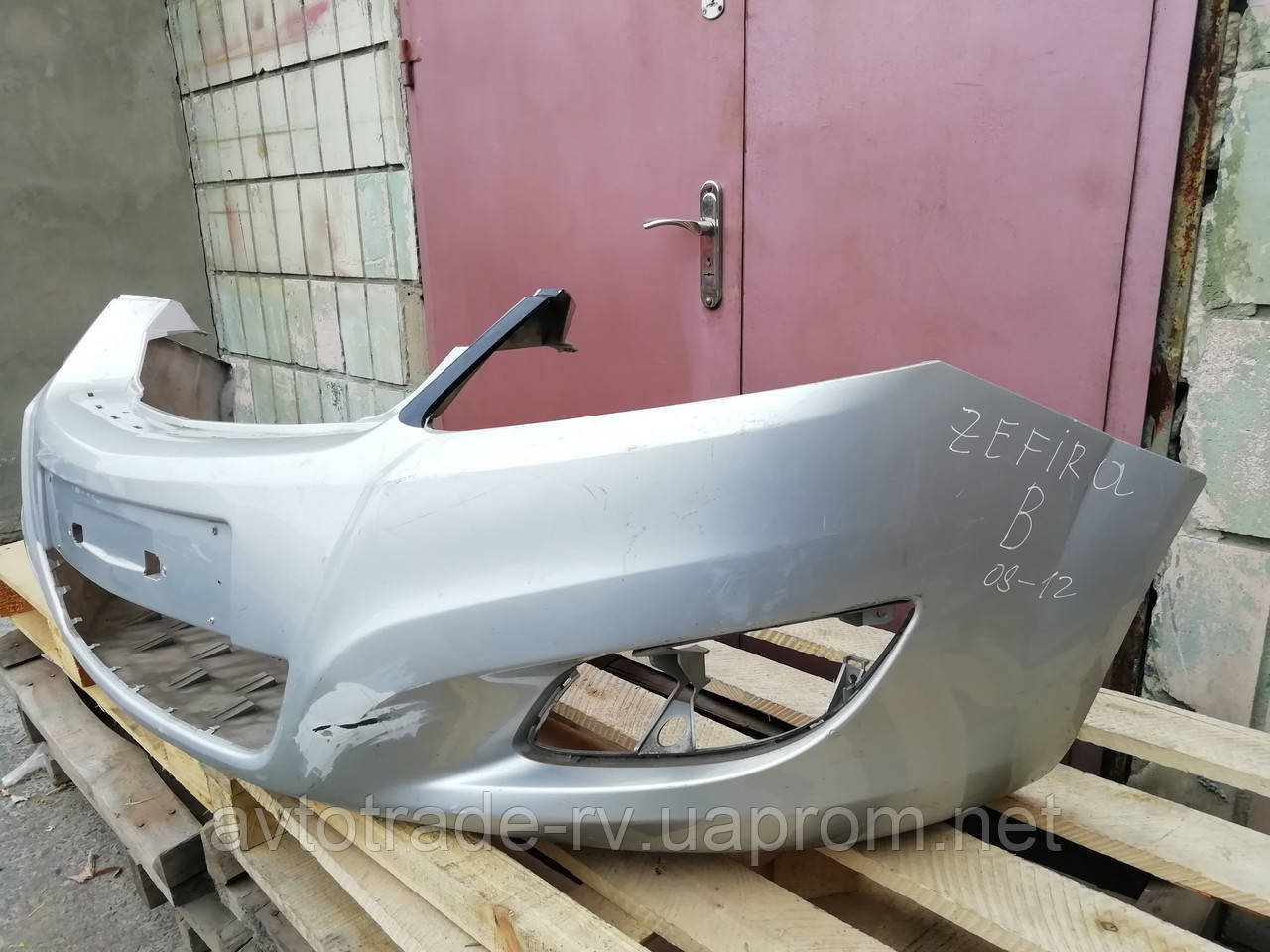 

Бампер передний opel zefira 2007-2011-13247273
