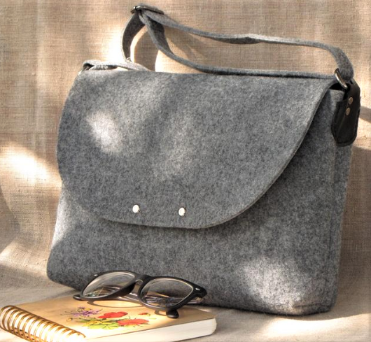 Женская сумочка из войлока, помещает формат А4