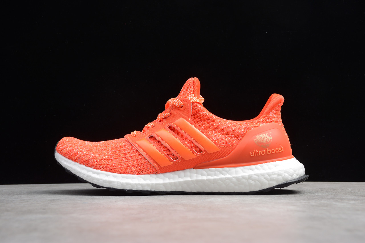 

Кроссовки женские Adidas Ultra Boost 4.0 / ADM-3500 (Реплика)