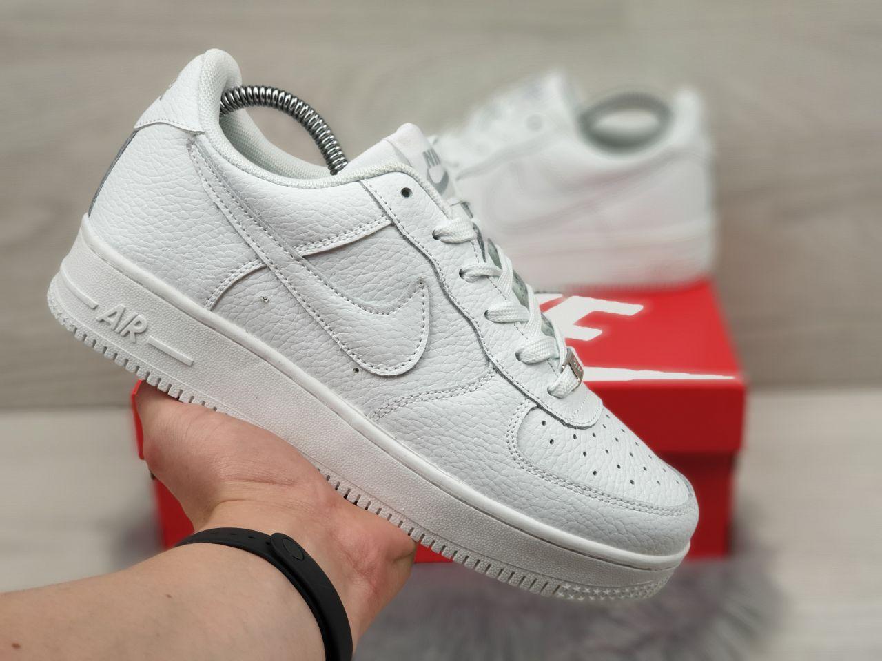 

Кросівки жіночі в стилі Nike Air Force білі