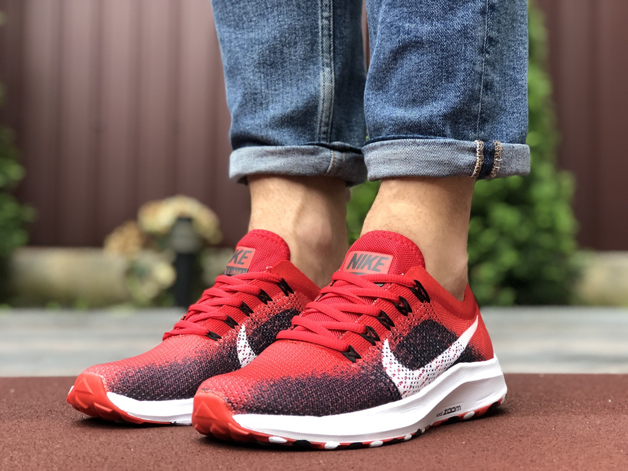 

Кроссовки мужские Nike 9586 красные с темно синим