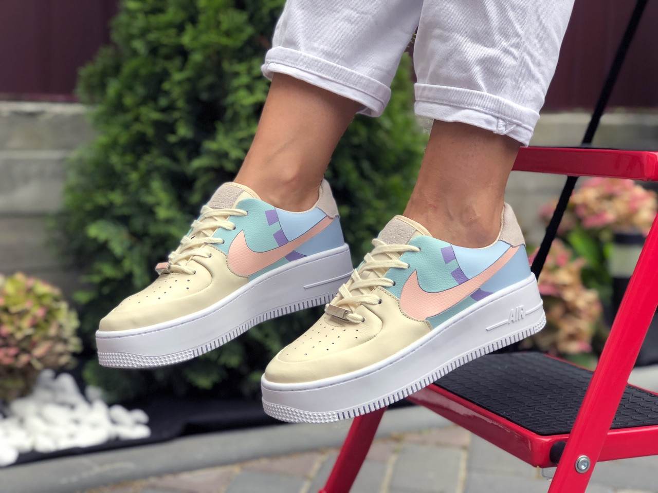 

Женские кроссовки Nike Air Force 1 (бежево-голубые) 9677, Бежевый