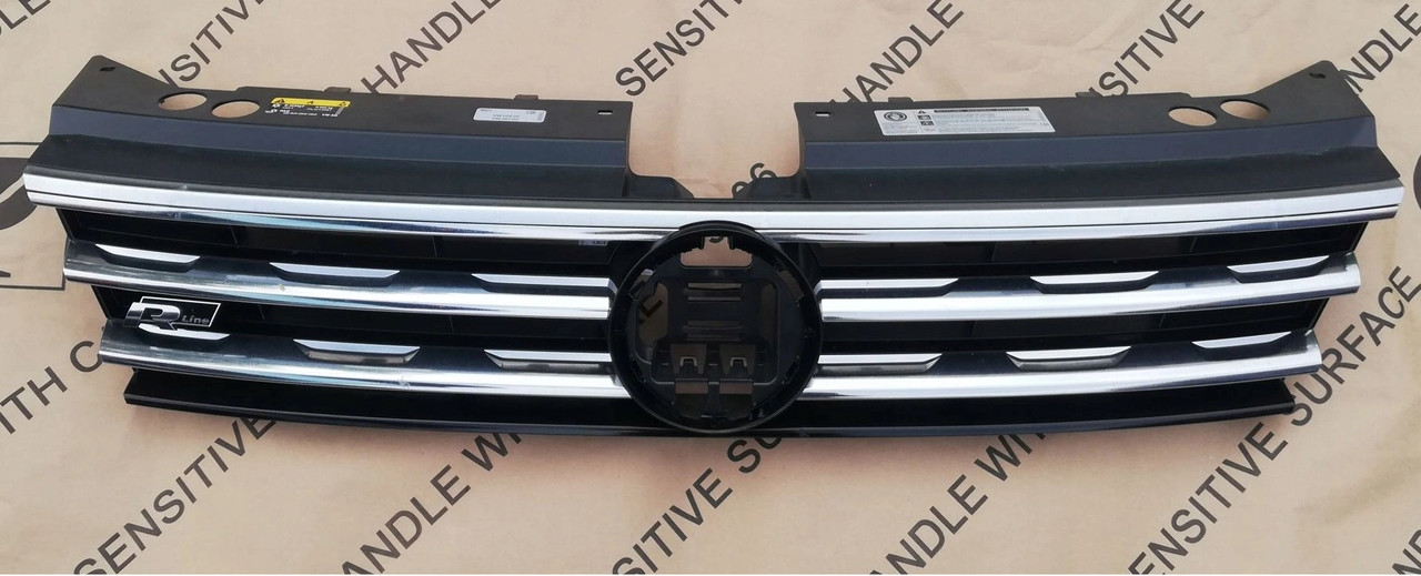 

Решетка радиатора R-Line VW Tiguan 16-