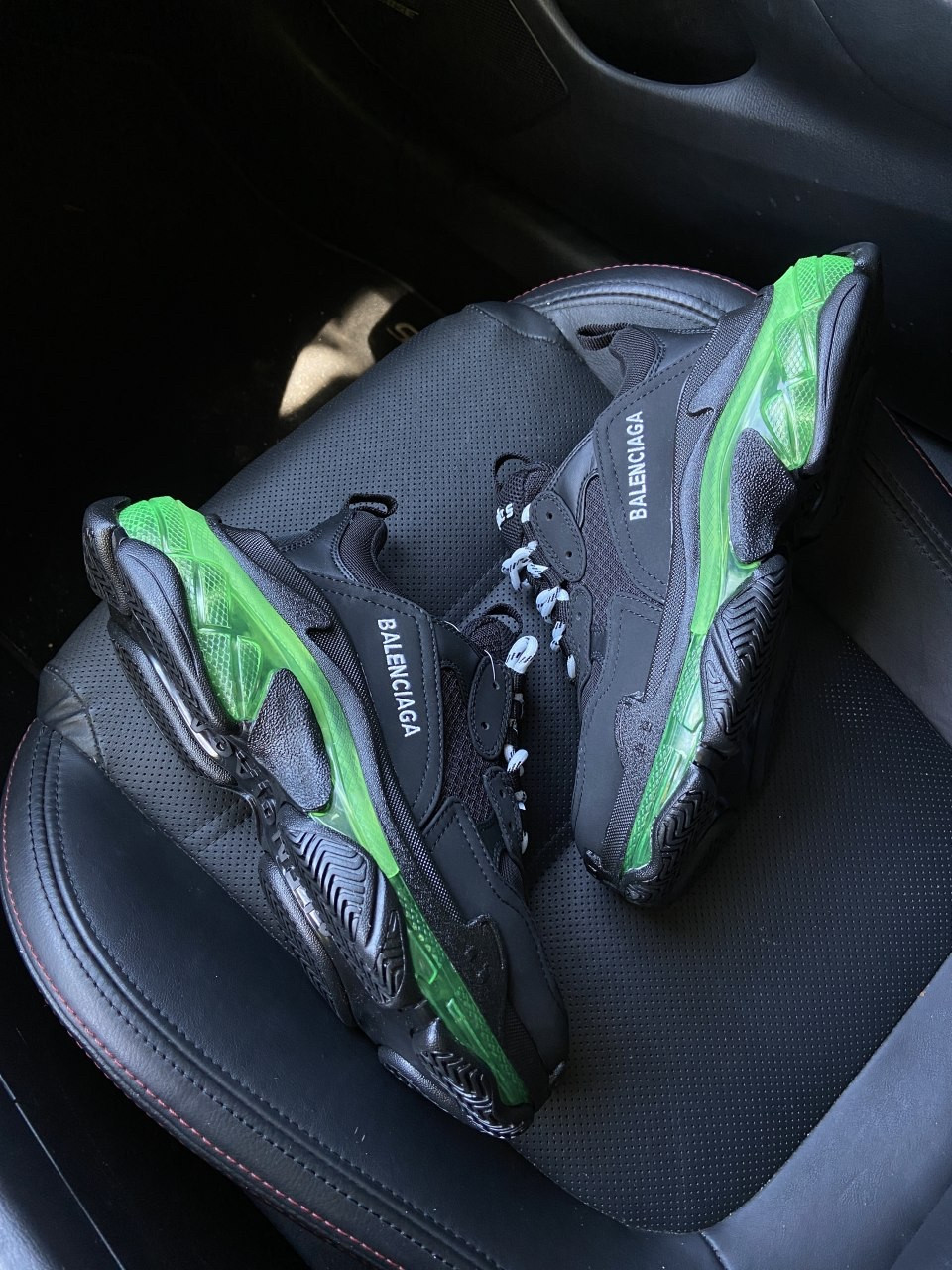 

Кроссовки Balenciaga Triple S Clear Sole Black/Green 39