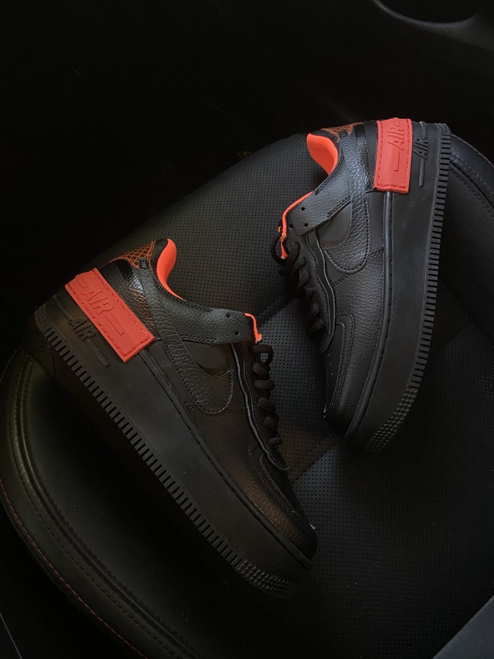 

Кроссовки Nike Air Force 1 Shadow Black Orange 40