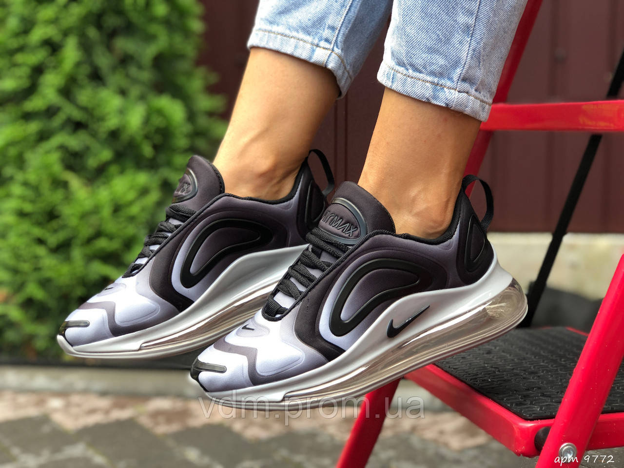 

Кроссовки летние женские Nike Air Max 720 в стиле Найк Аер Макс, текстиль код SD-9772.Серые с белым/черным 37