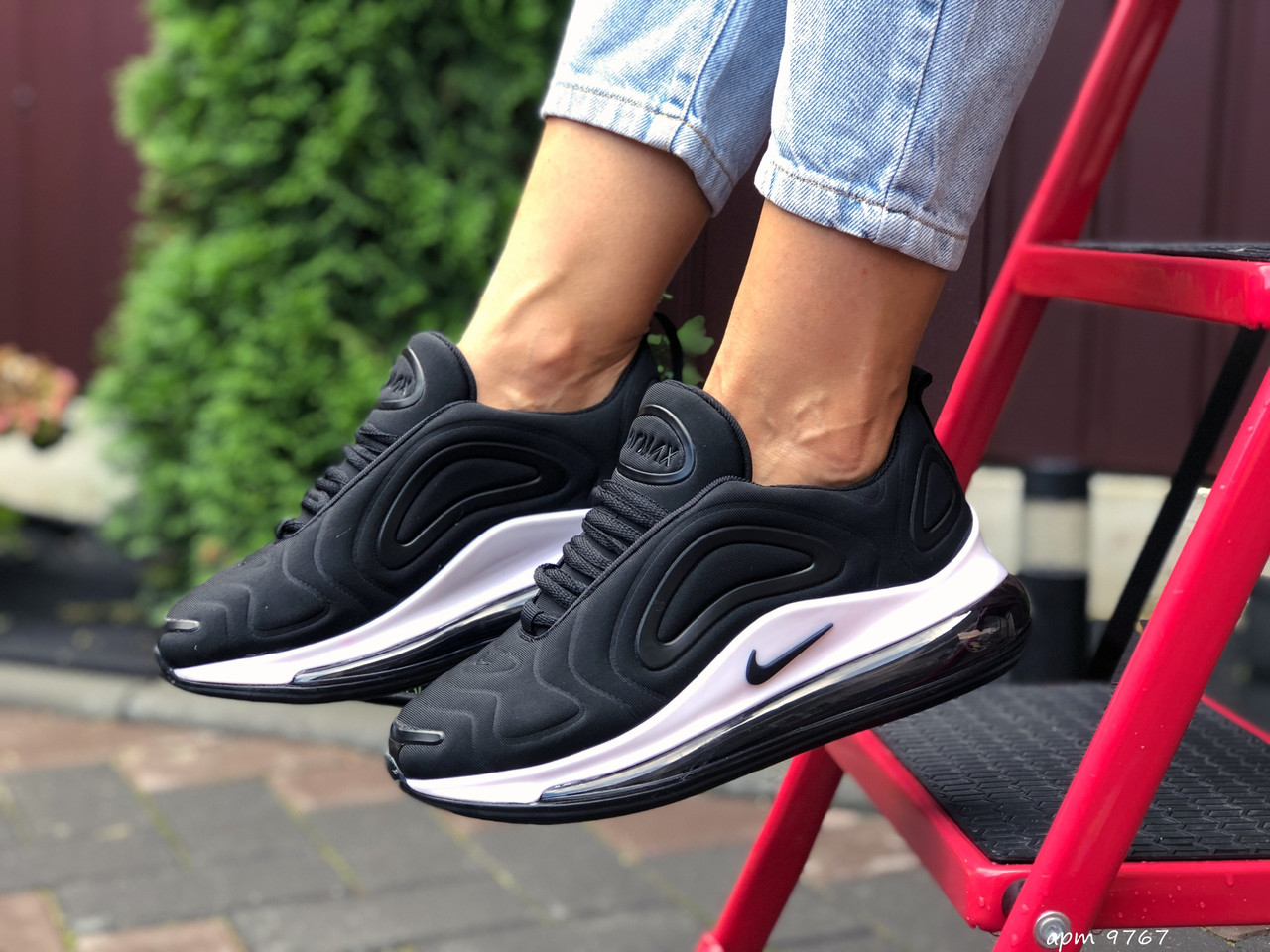 

Кроссовки женские Nike Air Max 720 черные с белым, Найк Аир Макс 720, дышащий материал, прошиты. Код SD-9767 40