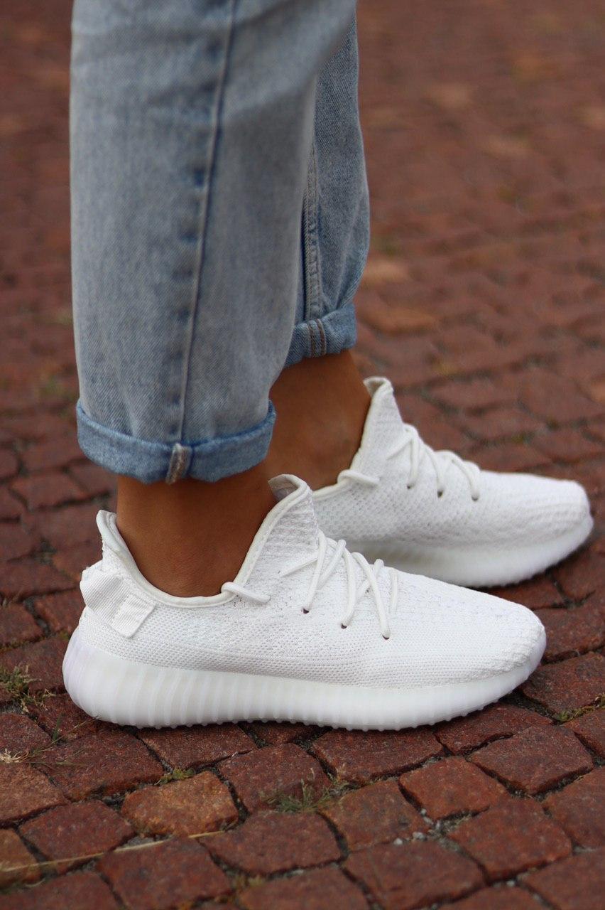 

Кроссовки adidas Yeezy Boost 350 V2 White