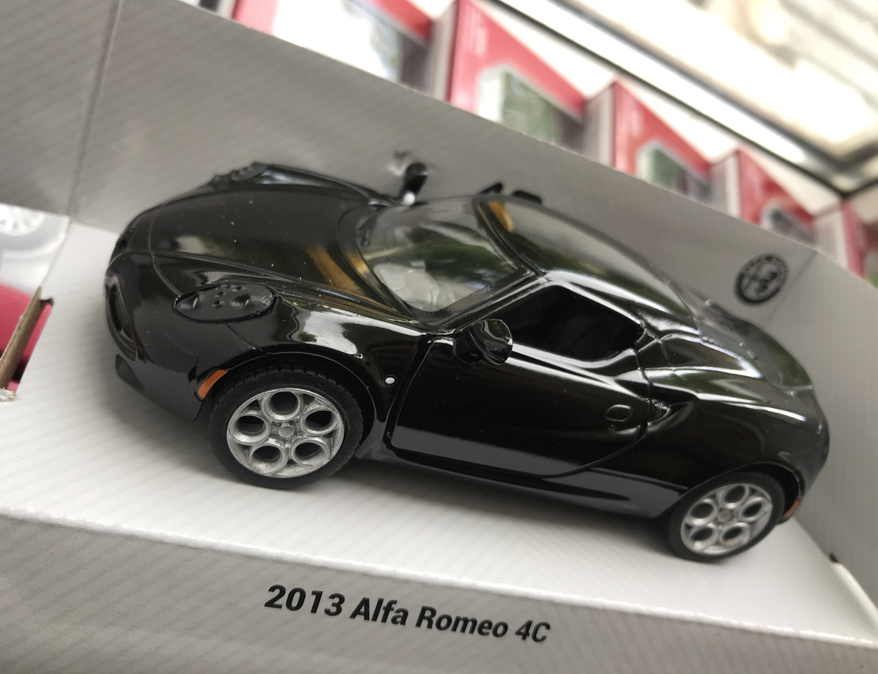 

Коллекционная машина KINSMART Alfa romeo 4C, Альфа Ромео 4с металлическая инерционная модель, Черный