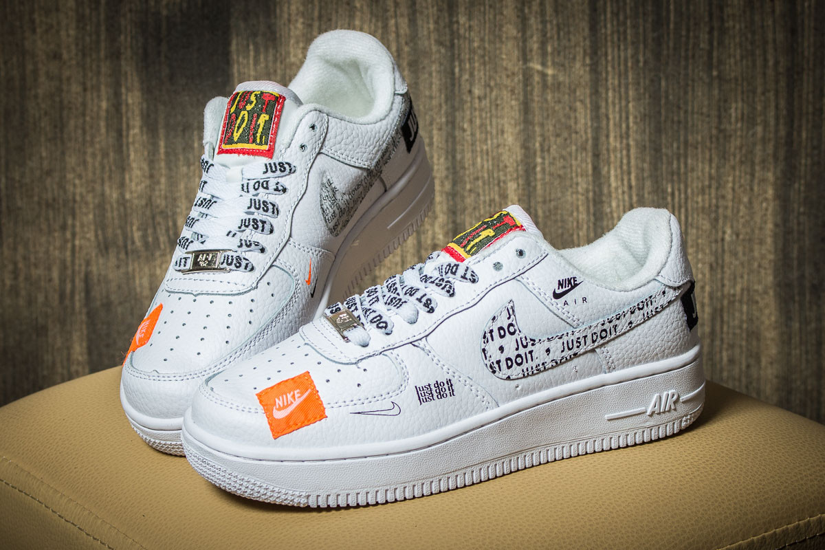 

Кроссовки женские 17611, Nike Air AF-1, белые, < 36 37 40 41 > р. 36-23,5см. 38