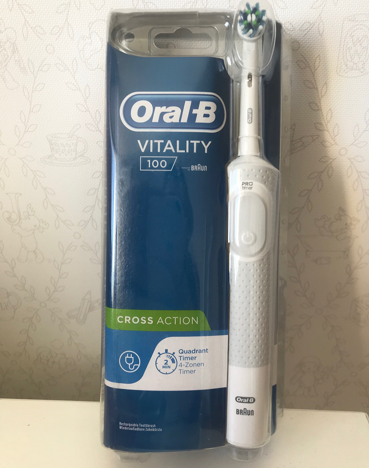 

Электрическая зубная щетка Oral-B Vitality 100, White, Cross Action