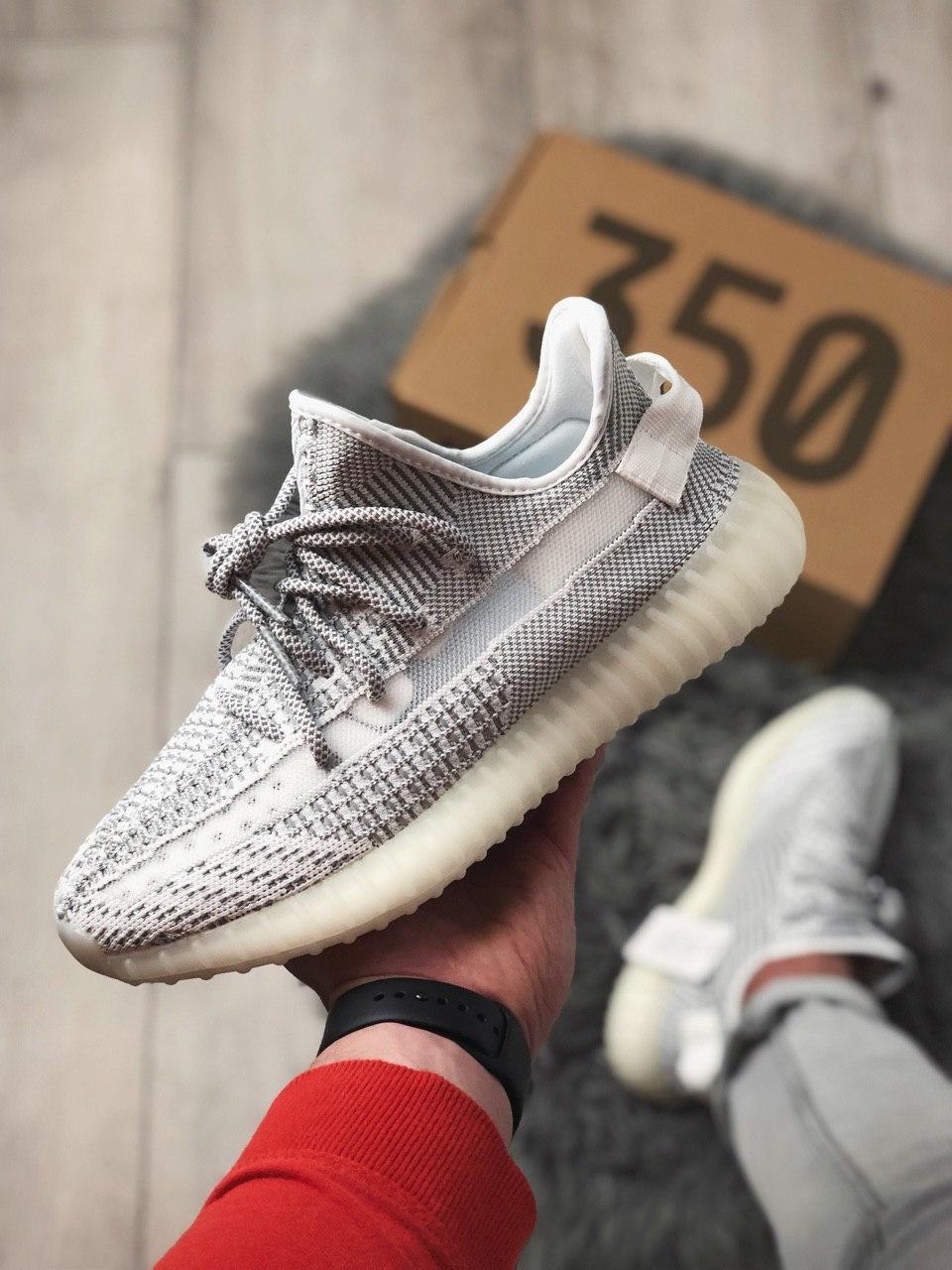 

Беговые мужские кроссовки серые Adidas YEEZY 350 " Static с рефлективними шнурками, Серый