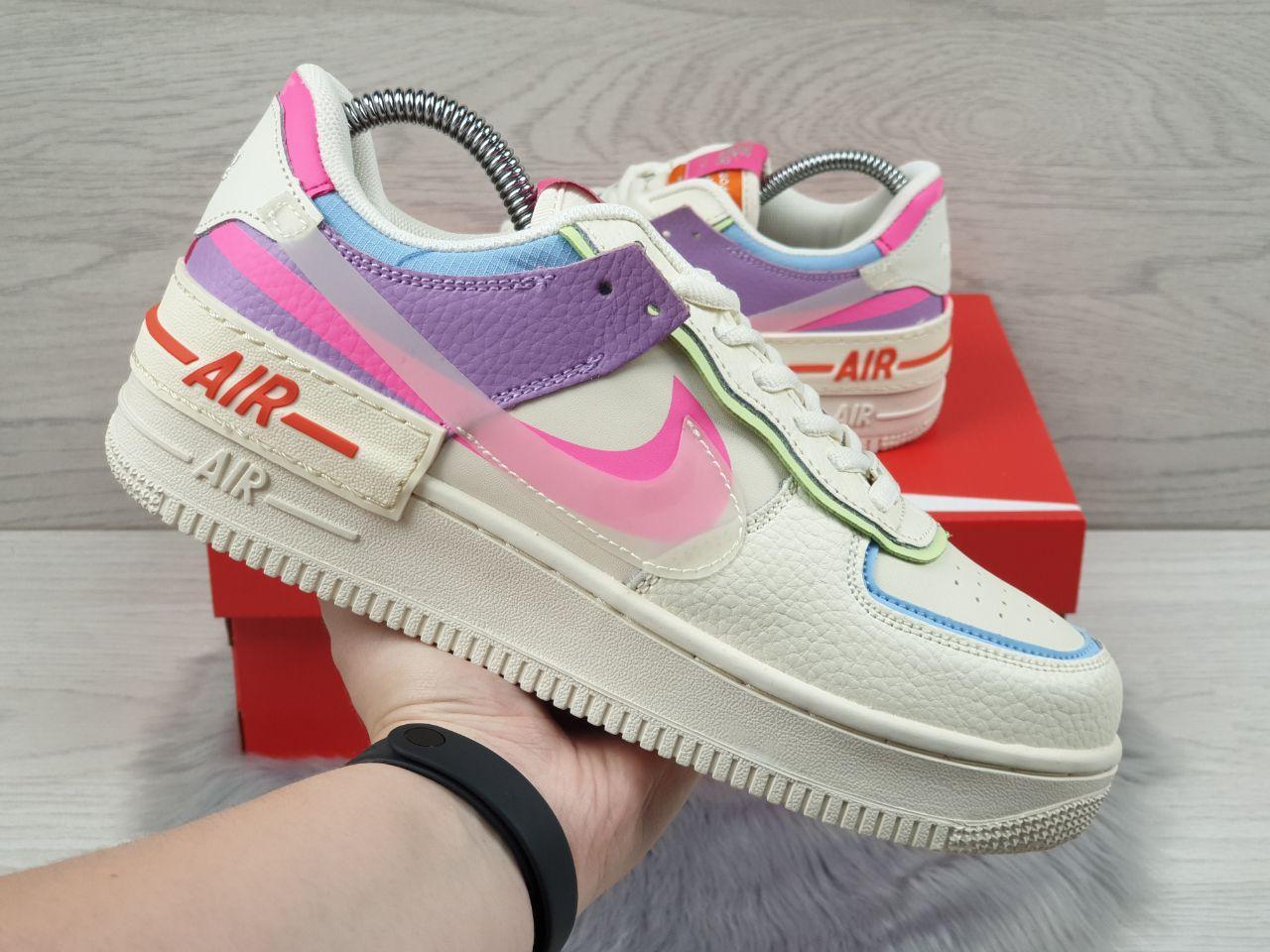 

Кросівки жіночі в стилі Nike Air Force 1 Shadow бежеві з рожевим\фіолетові