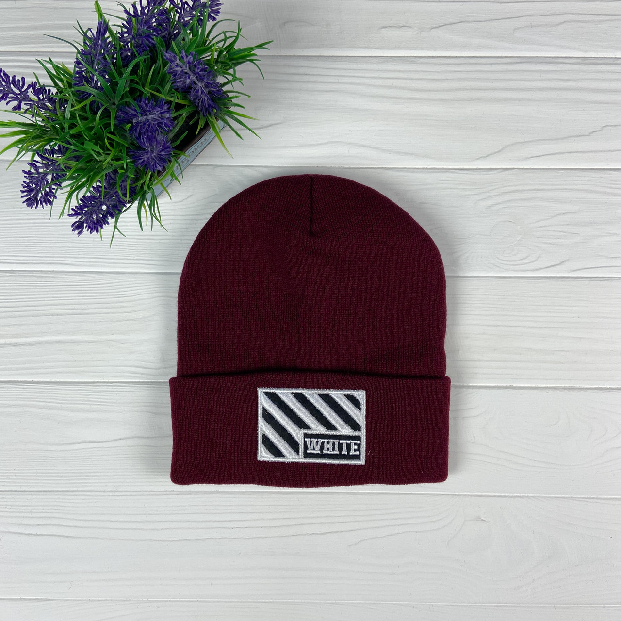 

Молодежная шапка "OFF-WHITE" бордовый