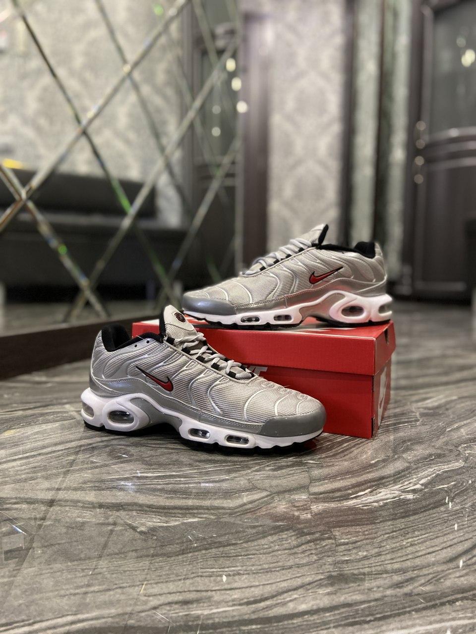 

Мужские кроссовки Nike VaporMax TN Silver / Найк Аир ВапорМакс ТН Серые 45, Серый