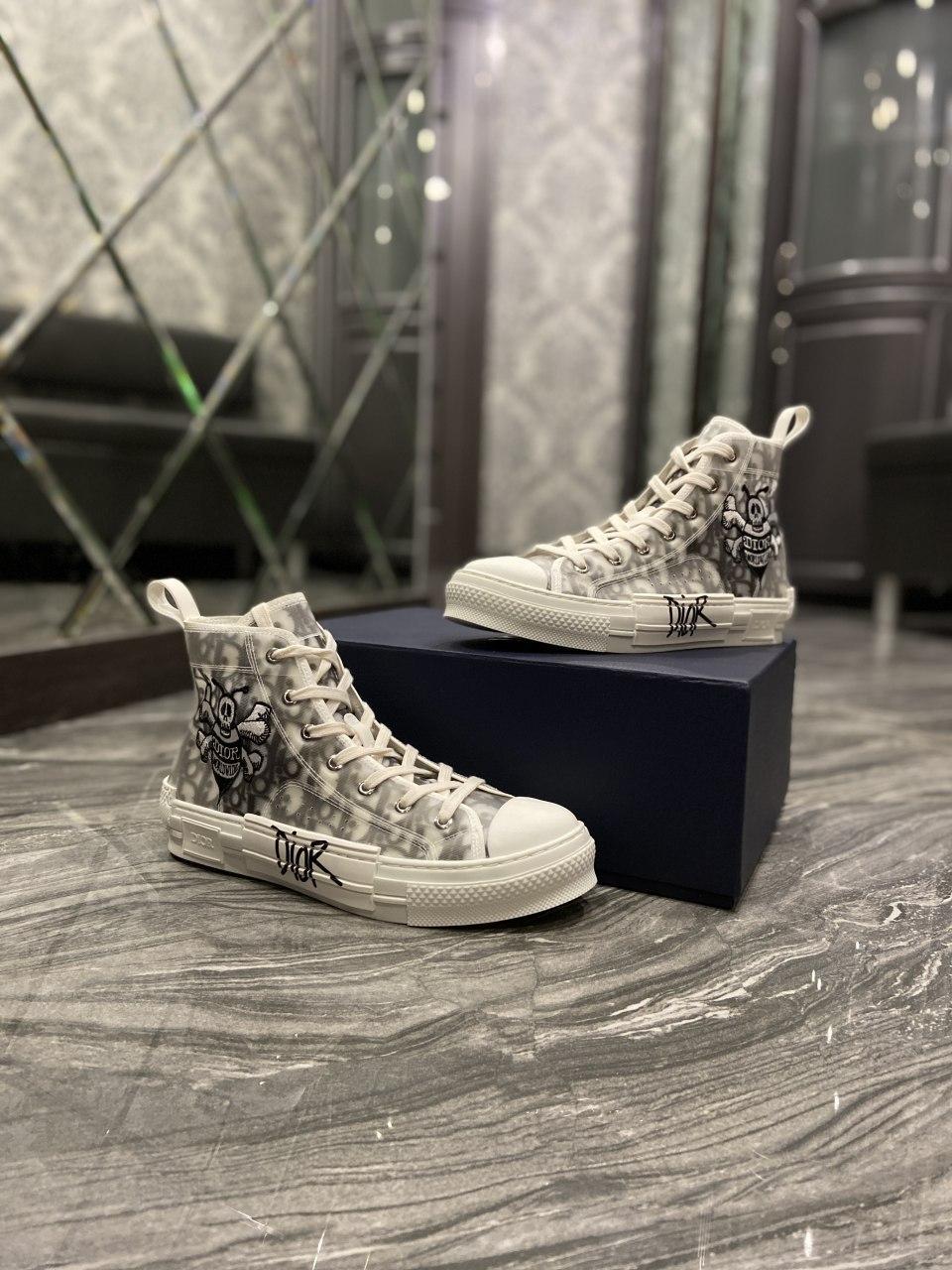 

Женские кроссовки Dior B23 High-Top And Shawn / Диор Б23 Хай Топ Белые 38, Белый