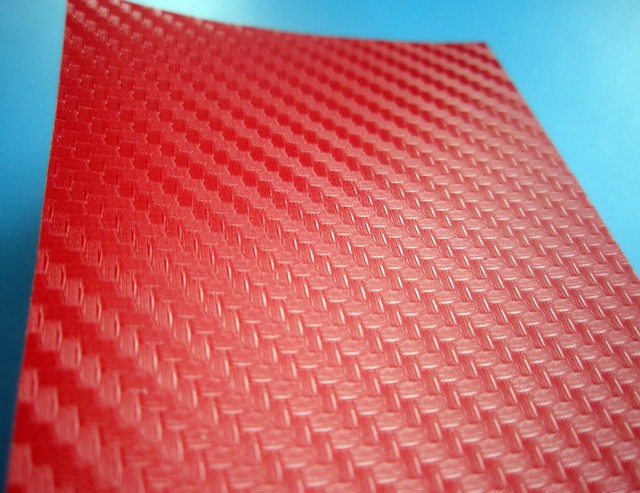 

Карбоновая пленка 3D красный 100х152 см.