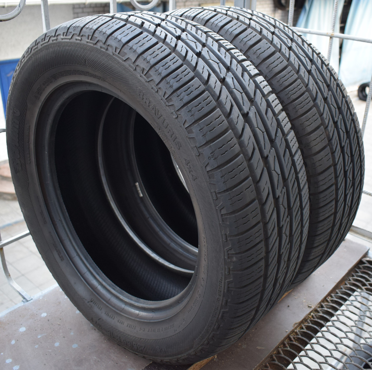 

Шины б/у 235/60 R18 Barum Bravuris 4x4, 7-8 мм, 2016 г., пара