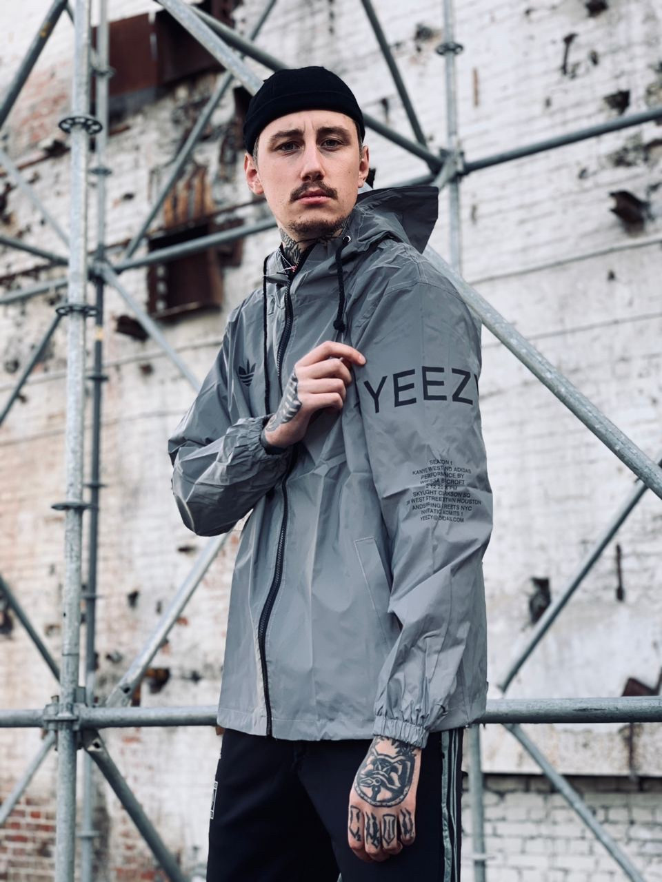 

Ветровка Adidas Yeezy Reflective M