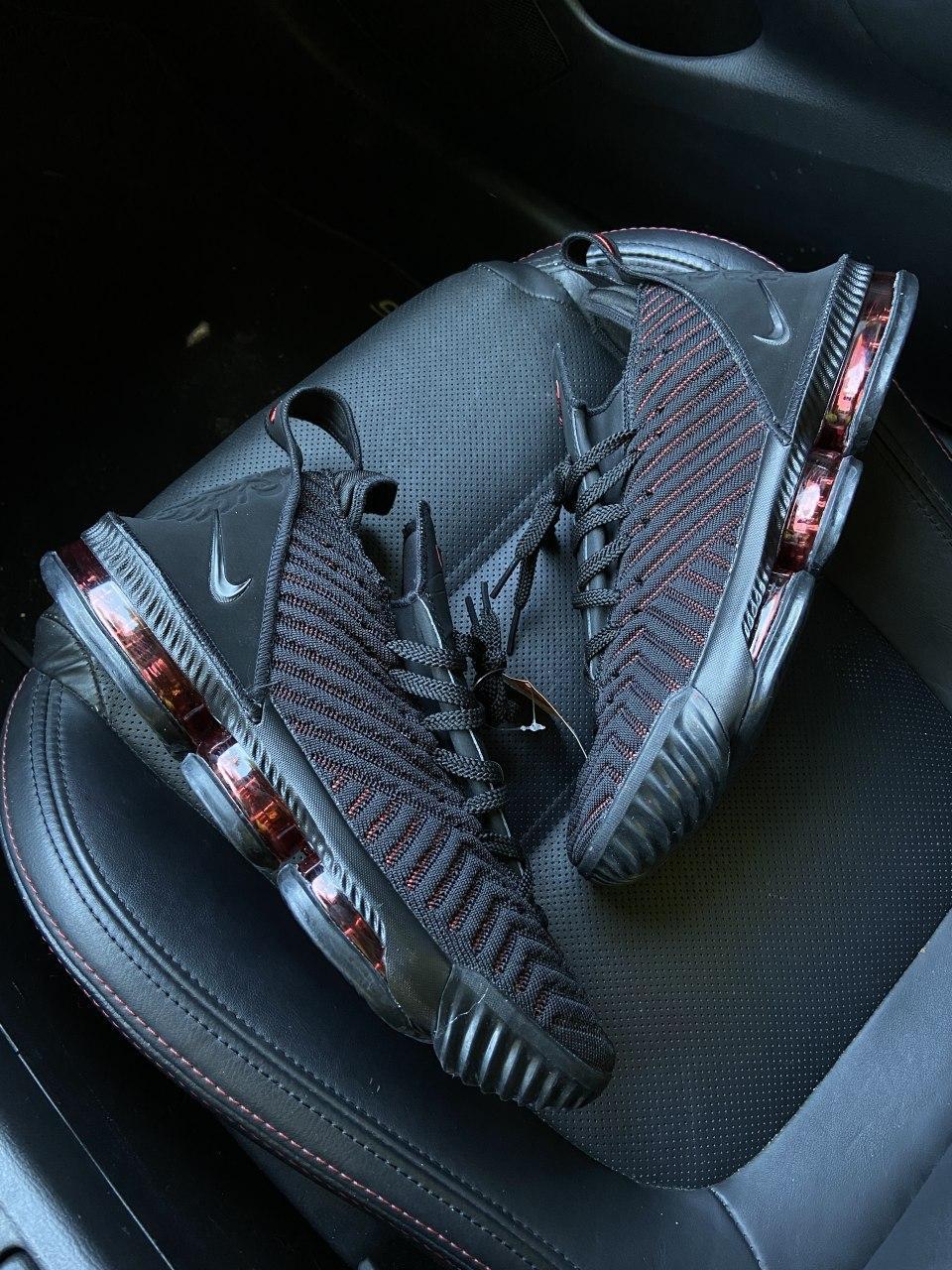 

Мужские кроссовки Nike LeBrone 15 Black / Найк Леброн 15 Черные 43, Черный
