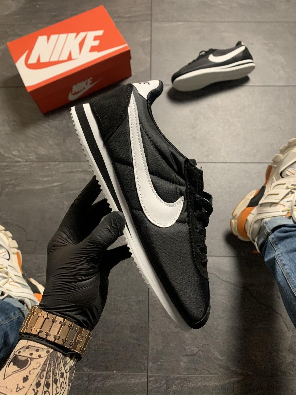 

Nike Cortez Black White 44, Черная