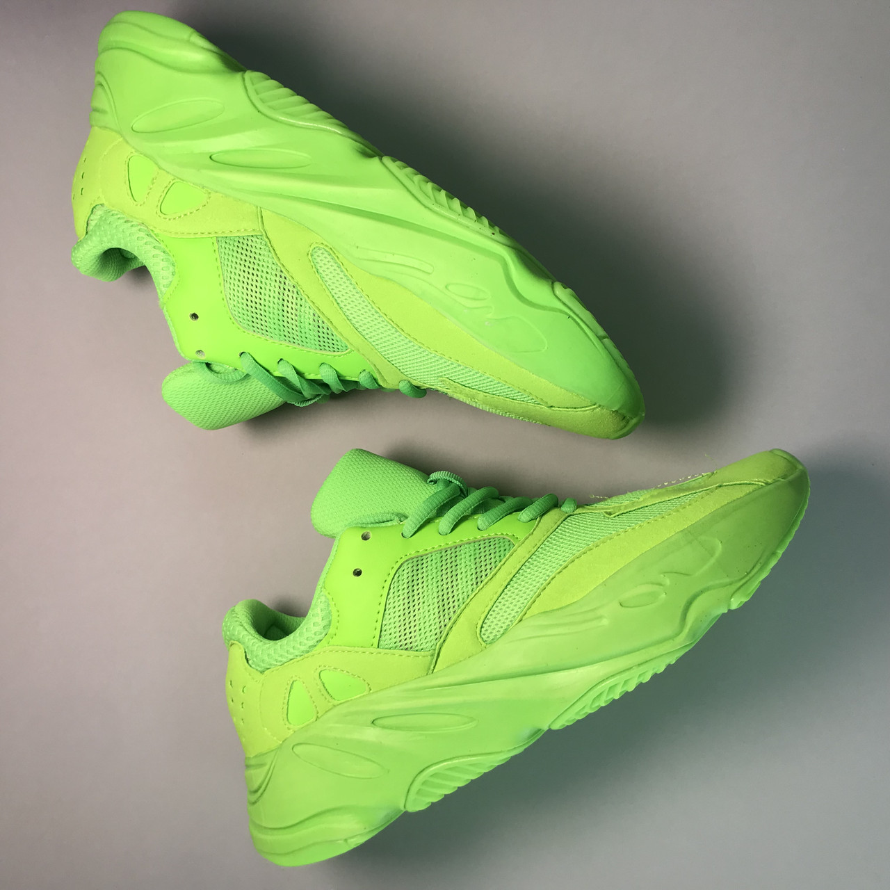 

Adidas Yeezy Boost 700 Green Neon 41, Зелёный