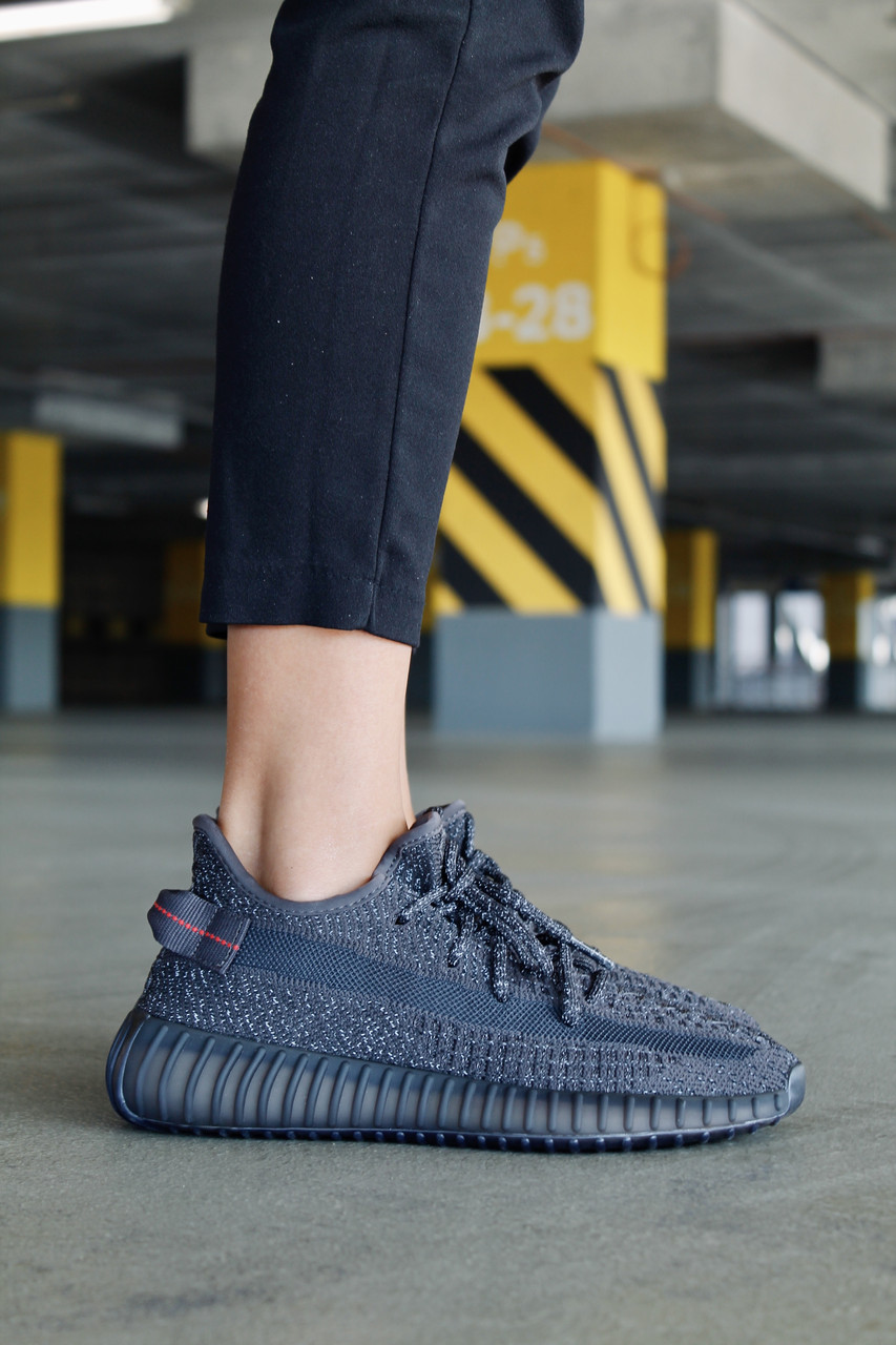 

Женские кроссовки Adidas Yeezy Boost 350 v2 Black Full Reflective