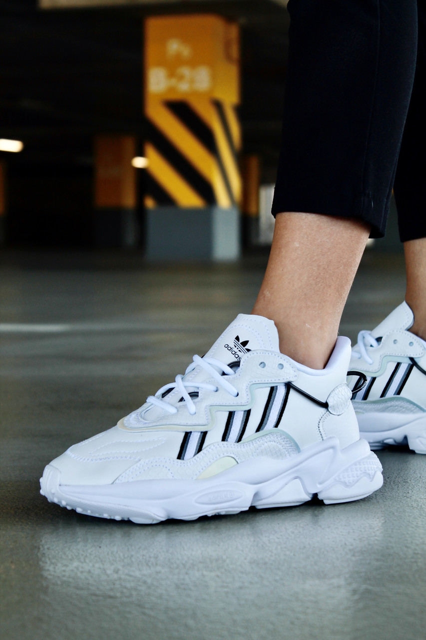 

Женские кроссовки Adidas Ozweego White Black