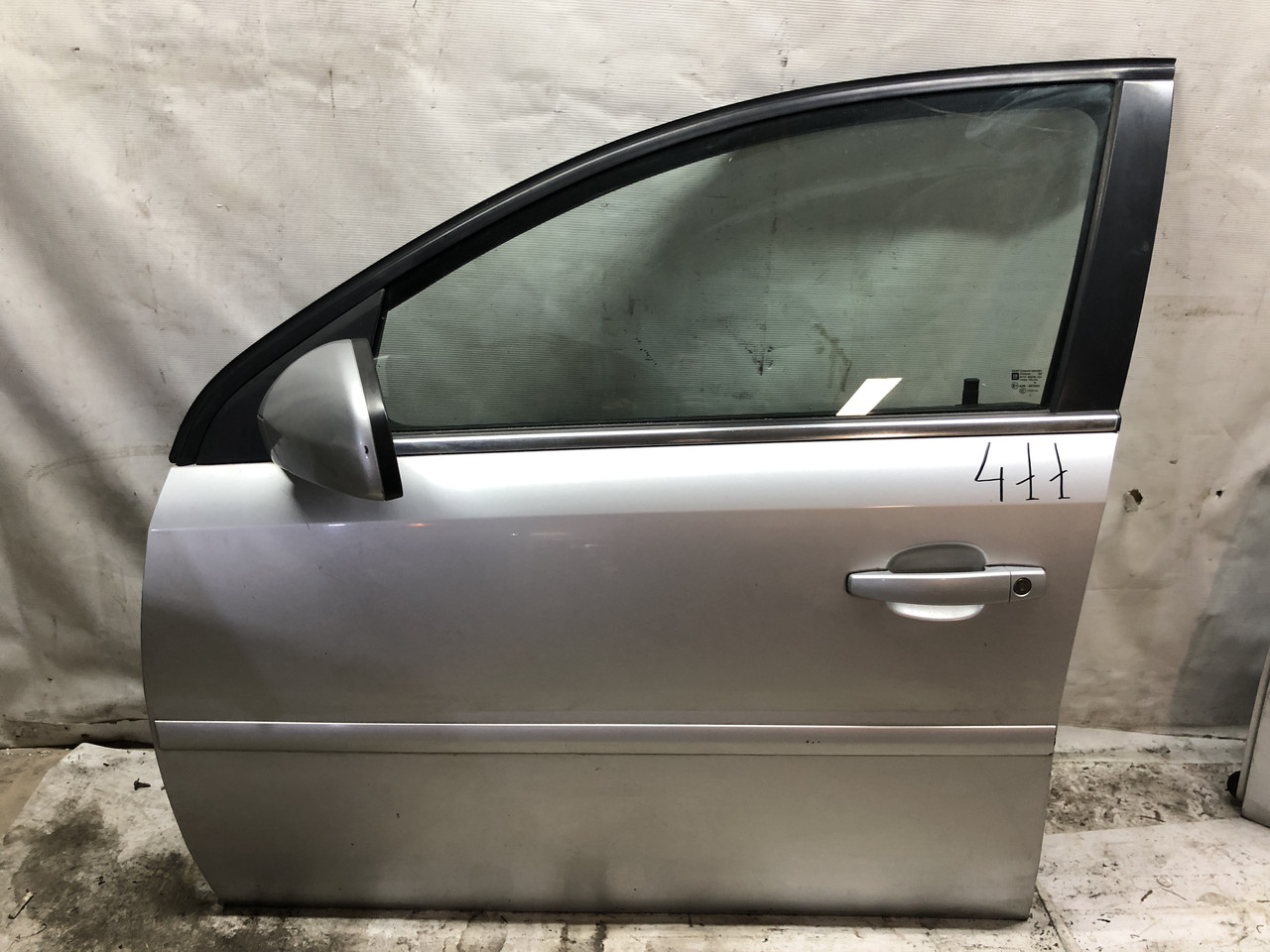 

Дверь передняя левая Opel Vectra C 02-08 универсал, Серый