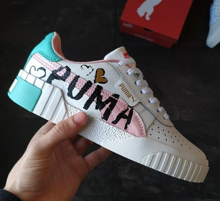 

Puma Cali White Graffiti Letter Blue Pink | кроссовки/криперы женские; белые/голубые; осенние/весенние 37, Голубой