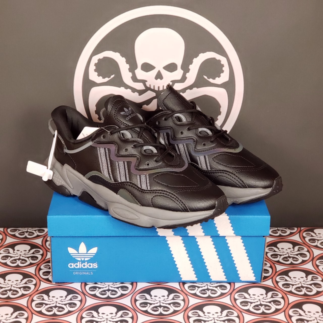 

Кроссовки Adidas Ozweego Black