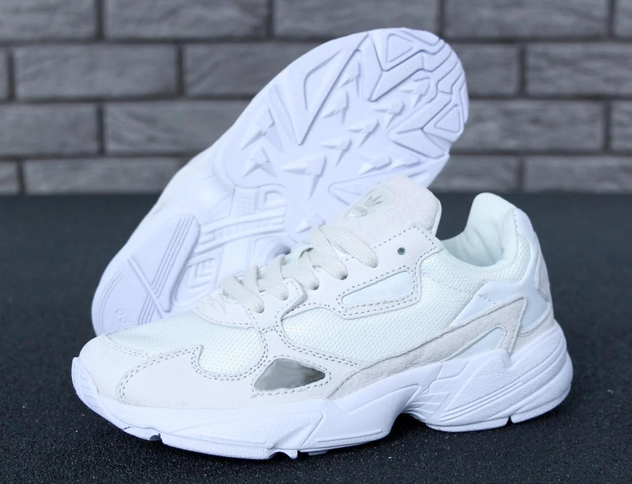 

Женские кроссовки Adidas Falcon 39, White