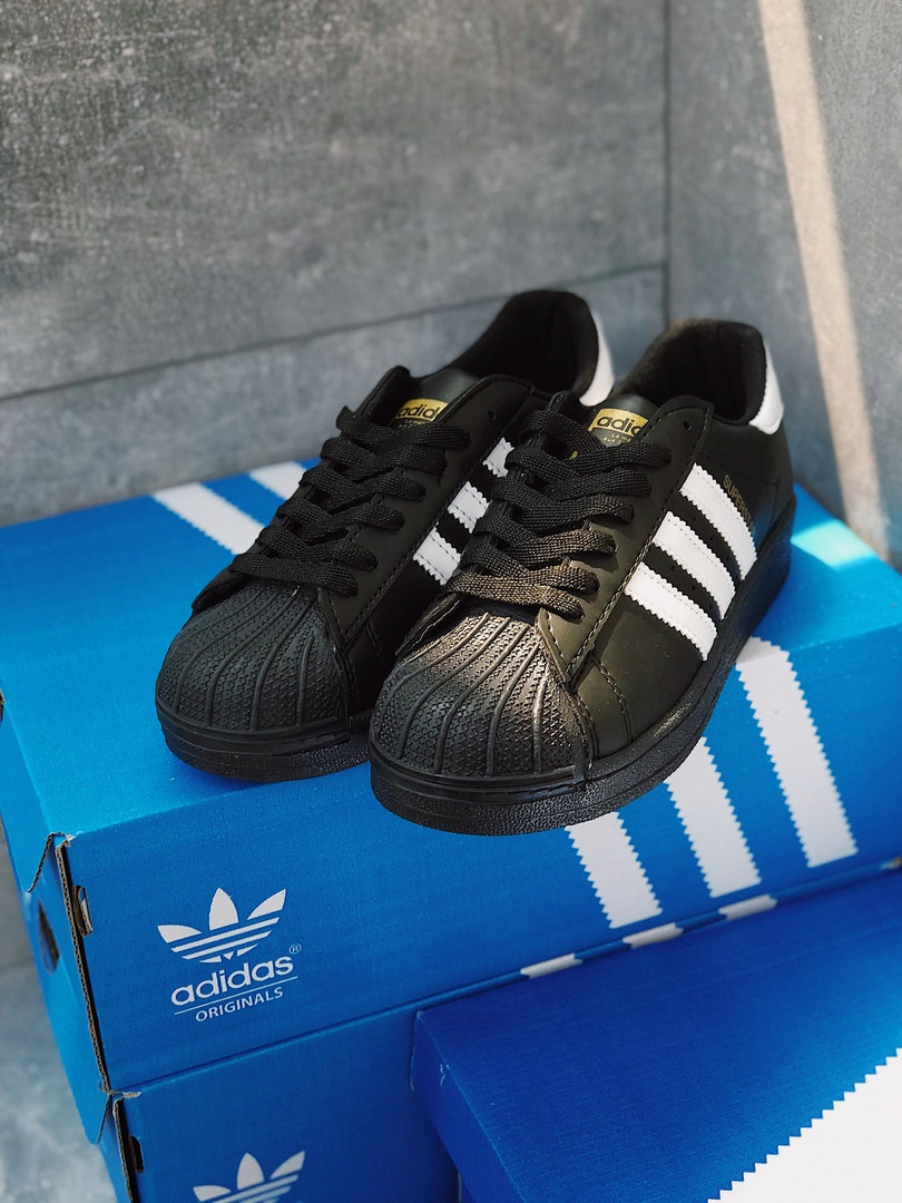 

Кроссовки женские Adidas Superstar черные, Черный