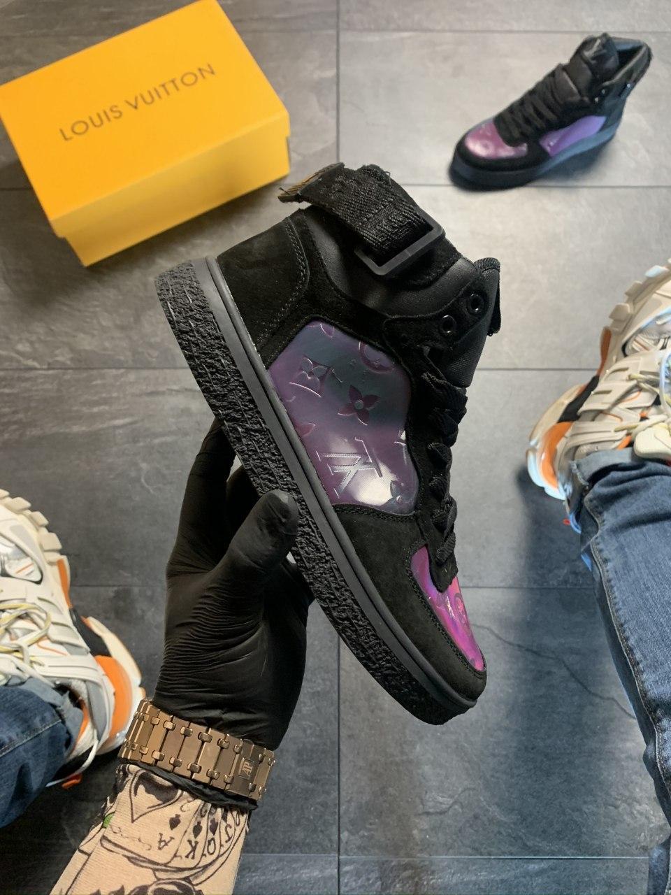

Louis Vuitton Boombox Black Violet 36, Черно-фиолетовый