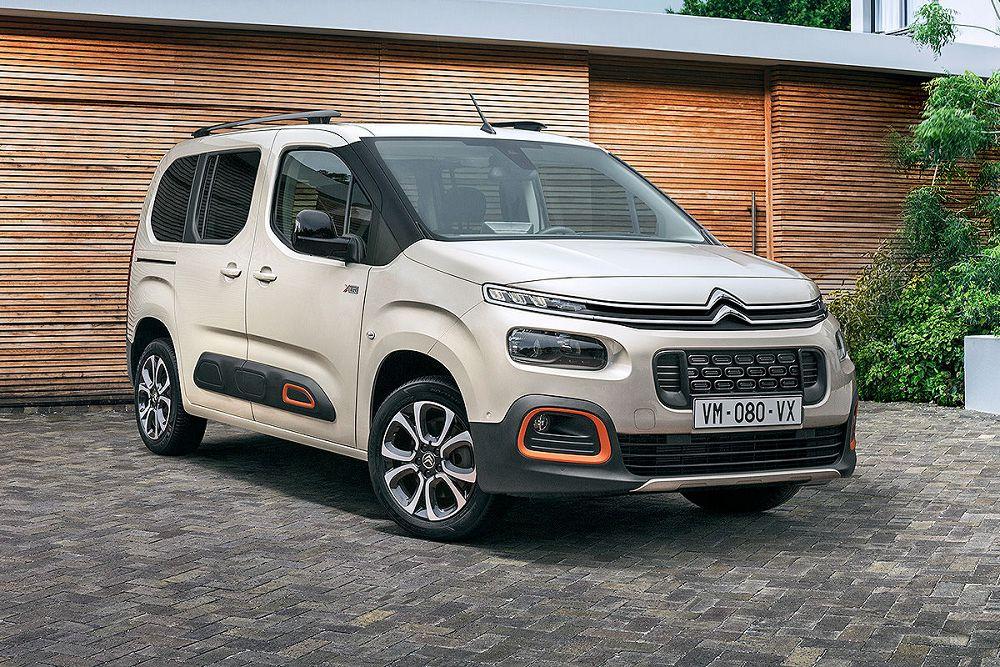 

CITROEN Berlingo III (2018-...) (AT) Автоковрики 2шт.