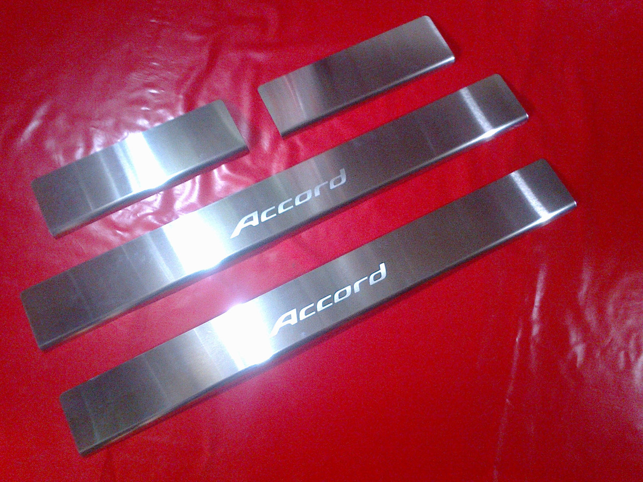 

Накладки на пороги HONDA ACCORD 9