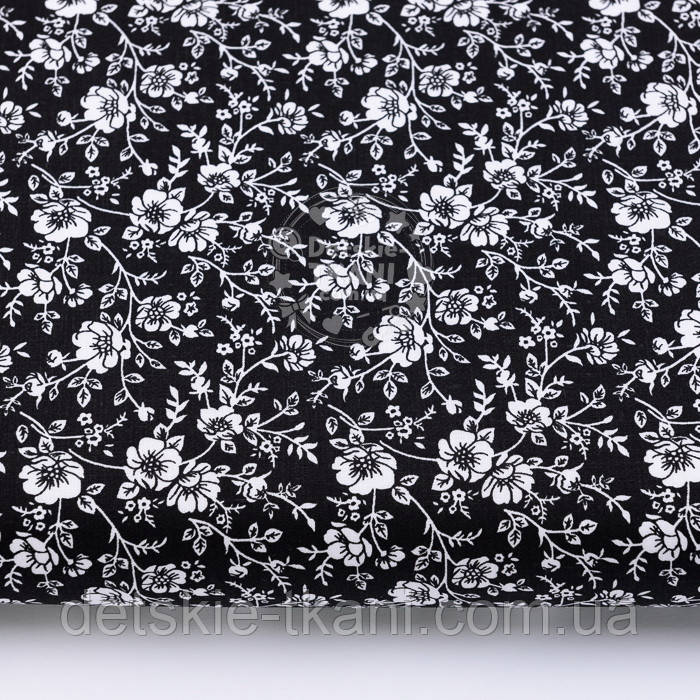 Ткань бязь  "Маленькие маки" белые на чёрном фоне, №2933а