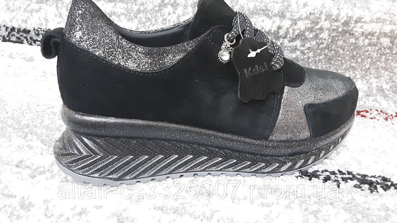 

Модные женские спортивные туфли от KDSL, в черной замше. Размеры 36-41., Черный