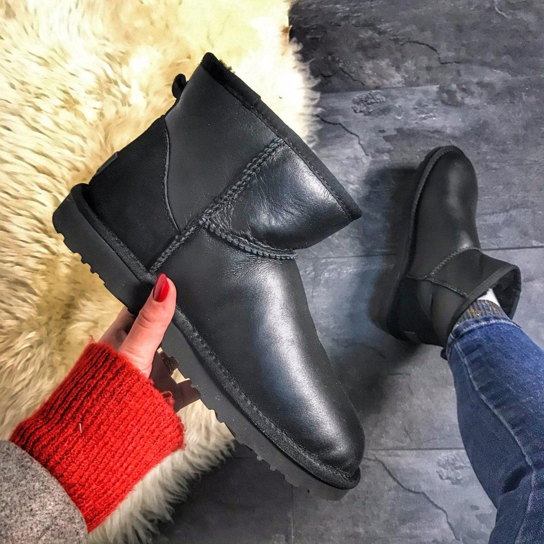 

UGG Classic II Mini Black Leather (Черный)