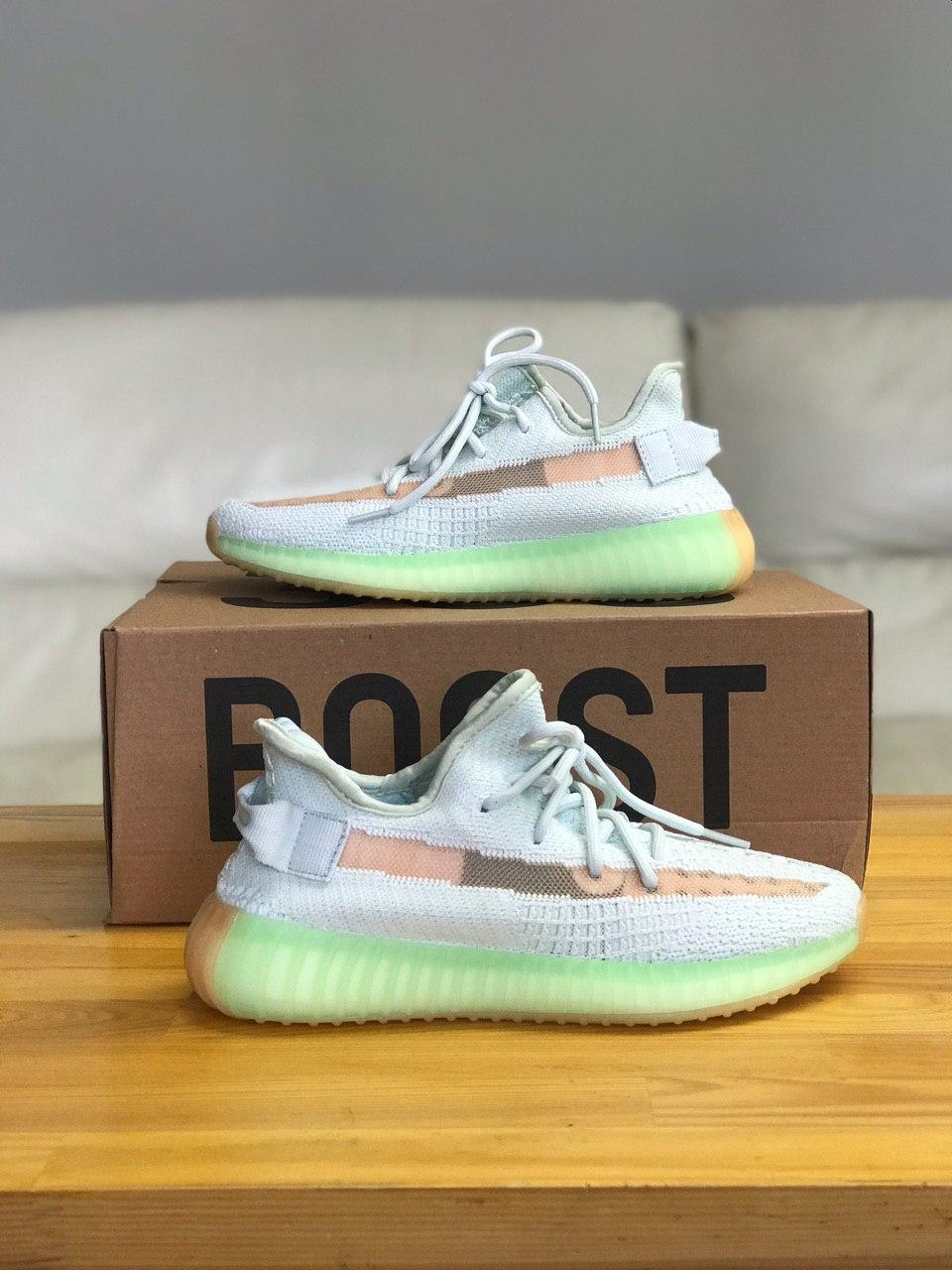 

Кроссовки Adidas Yeezy Boost 350 V2 Адидас Изи Буст В2 ⏩ (36,37,38,39,40), Белый