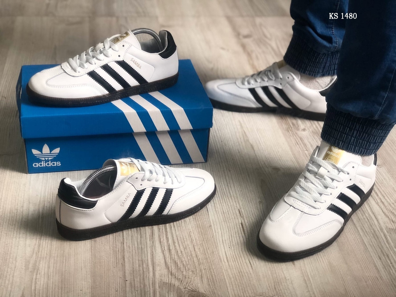 

Мужские кроссовки в стиле Adidas Samba, кожа, белые с черным 43(27,5 см), размеры:43,44,45,46