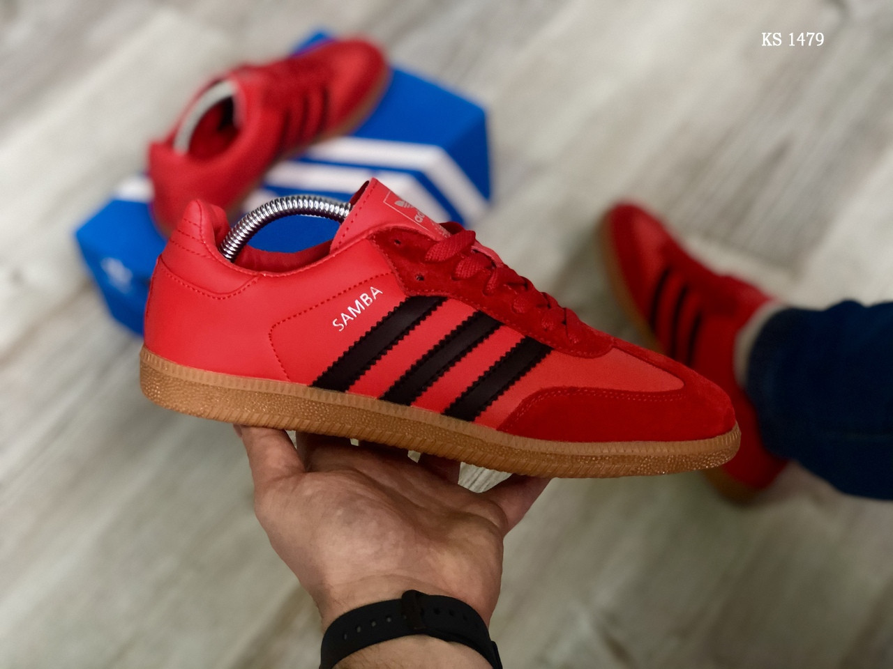

Мужские кроссовки в стиле Adidas Samba, кожа, замша, красные 46(29,5 см), размеры:41,42,43,44,45,46