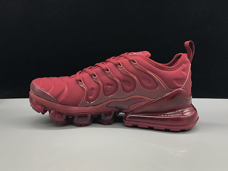 

Мужские кроссовки в стиле Nike Air VaporMax Plus, бордовые 44(28 см), размеры:44,45