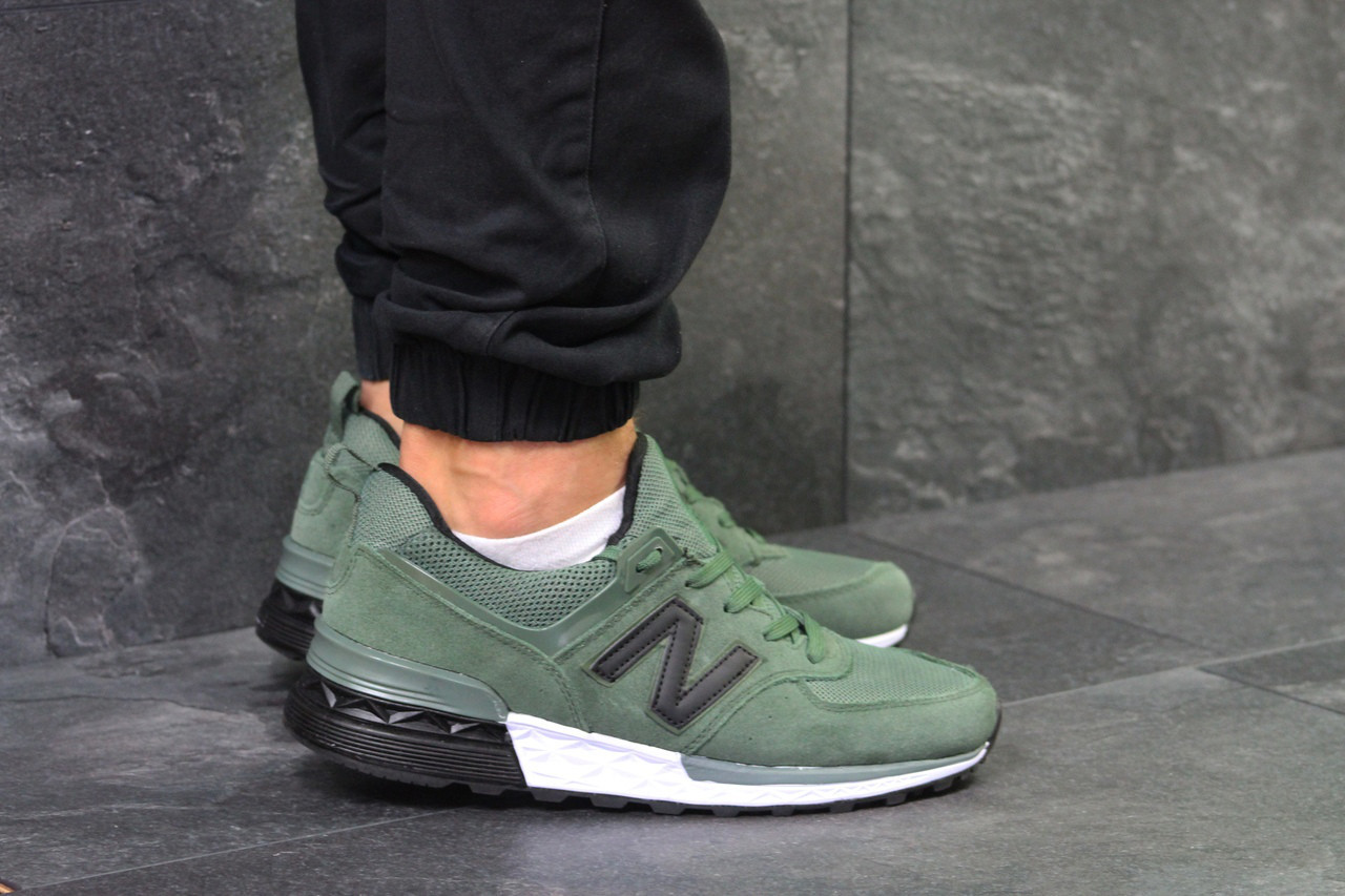 

Мужские кроссовки в стиле New Balance 574 Green, зеленые 45(28,7 см), последний размер