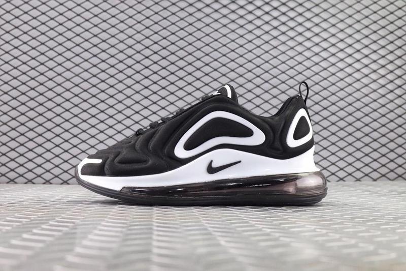 

Мужские кроссовки в стиле Nike Air Max 720 Black/White, черные 45(29 см), размеры:44,45