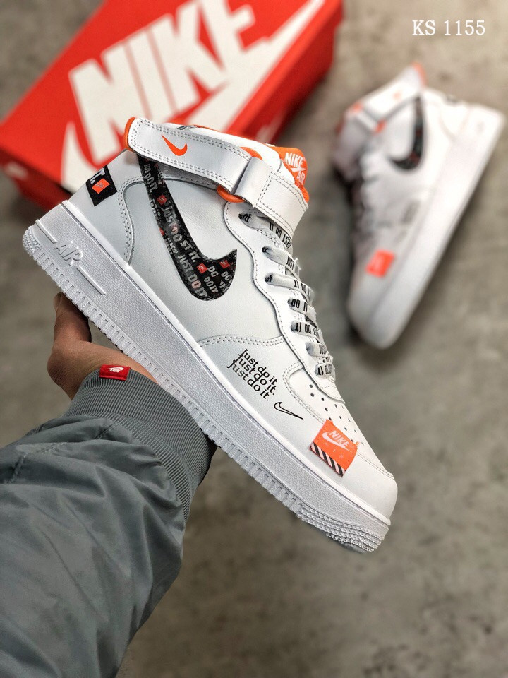 

Мужские кроссовки в стиле Nike Air Force 1 LV8 High, натуральная кожа, белые 44(28 см), последний размер