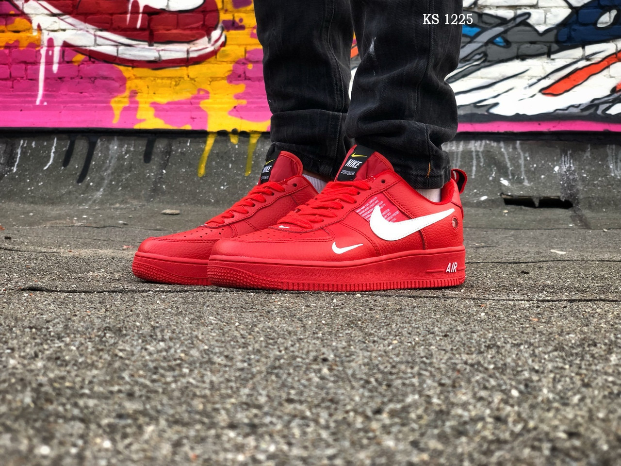 

Мужские кроссовки в стиле Nike Air Force 1 LV8, натуральная кожа, красные 44(28 см), размеры:41,42,43,44,45