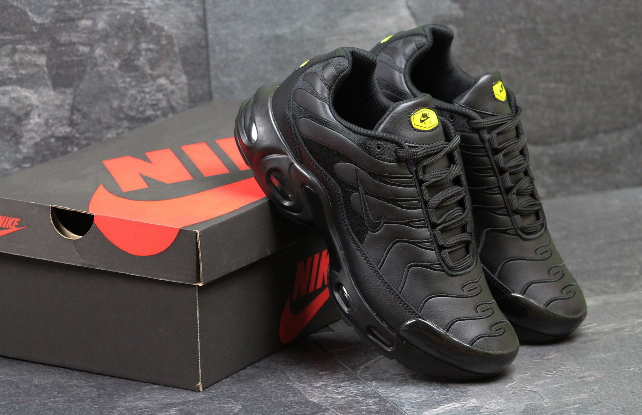 

Мужские кроссовки в стиле Nike Air Max TN Black, черные 45(29,2 см), размеры:44,45