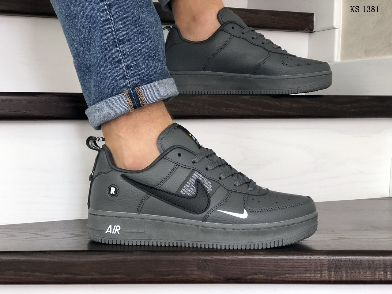 

Мужские кроссовки в стиле Nike Air Force 1 LV8, кожа, серые 46(29,5 см), размеры:41,42,43,44,45,46