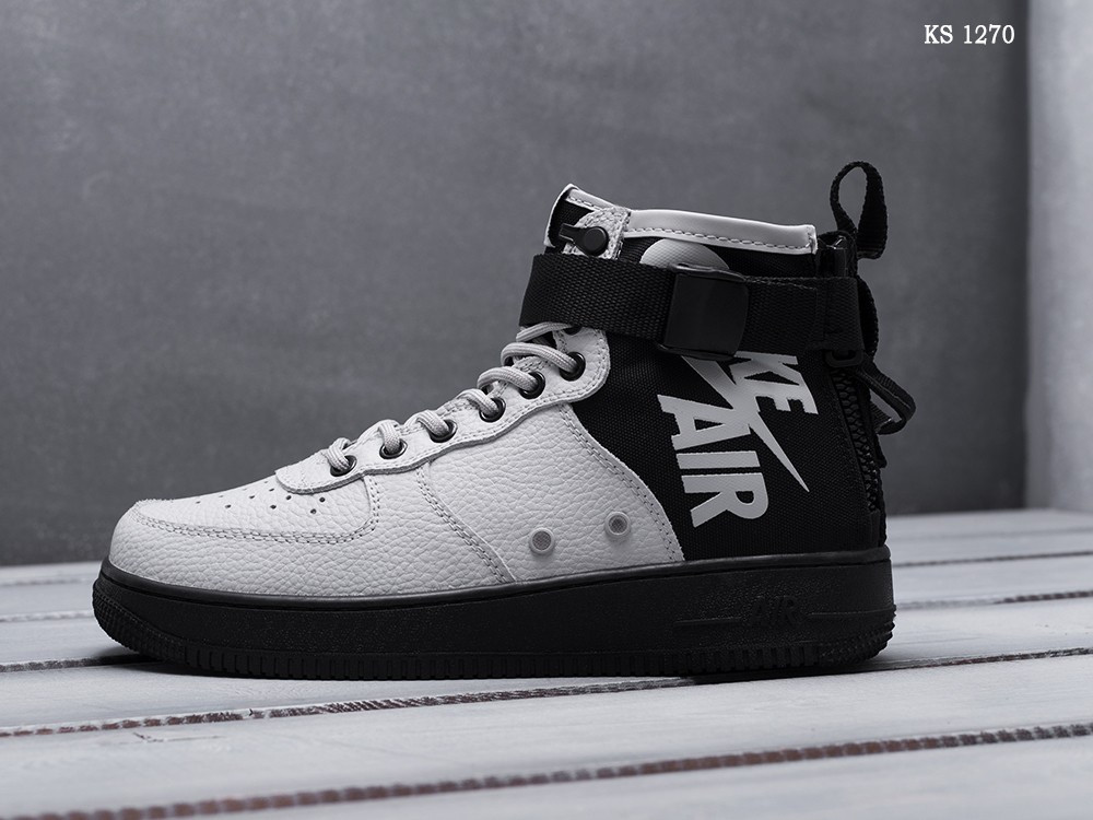 

Мужские кроссовки в стиле Nike SF Air Force 1 Mid, натуральняа кожа, белые с черным 41(26 см)